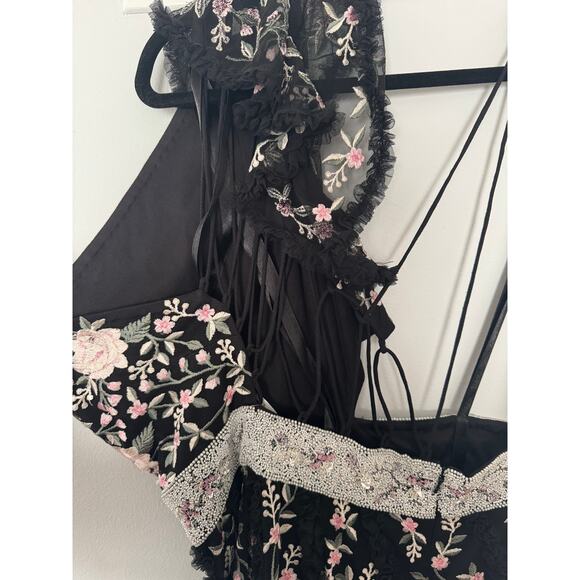 Mac Duggal Black Multi Embroidered Ruffled Gown size 8 Style # 70160 - Picture 3 of 7